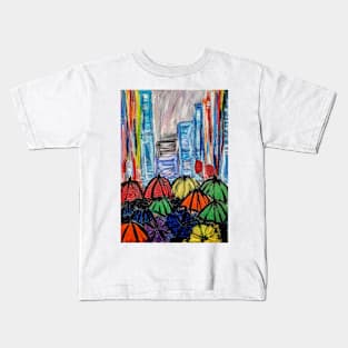 People moving through the city in the rain Kids T-Shirt